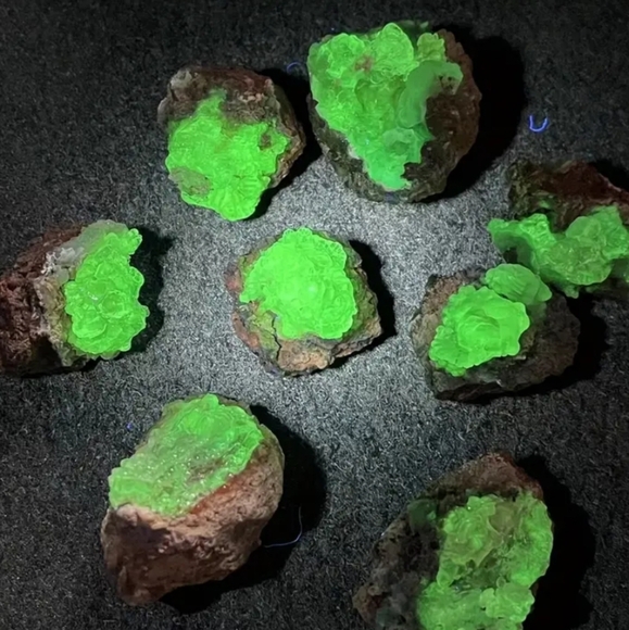 Other - Natural Hyalite Opal Agate Ore Specimen UV reactive (1 Piece)